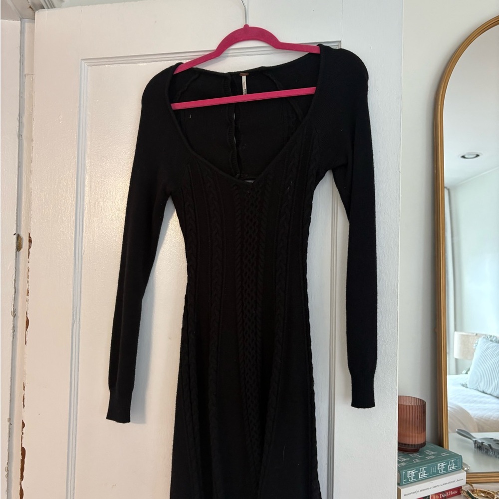 Free People Black Long Sleeve V‑Neck Knit Dress